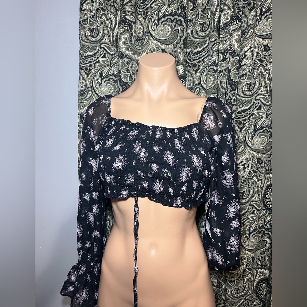 NWT Almost Famous Women's Black Square Neck Long Sleeve Top Size: L